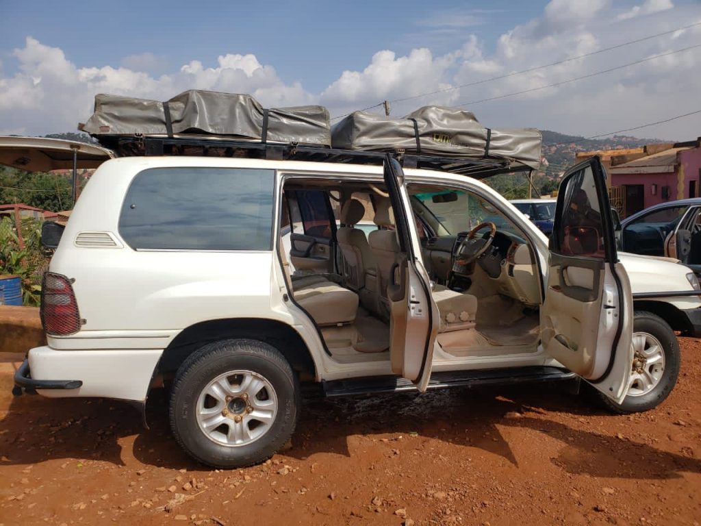 Car rental in Uganda with a rooftop tent