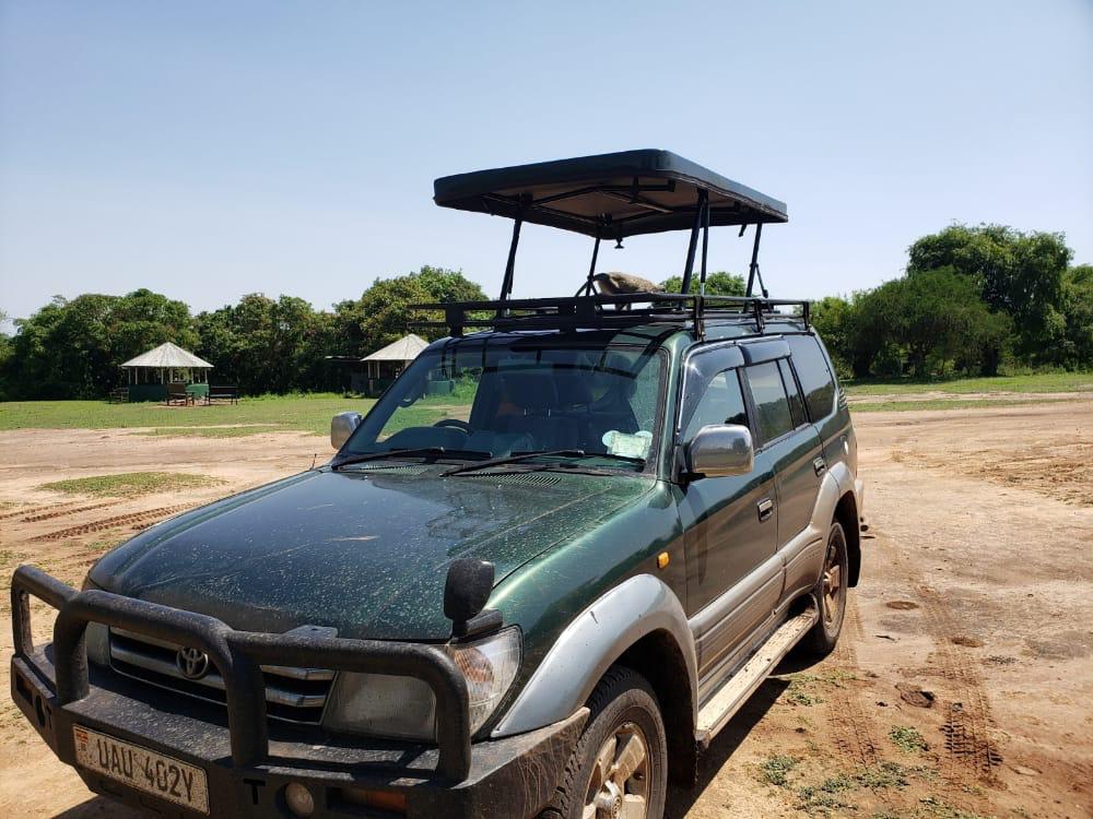 Land Cruiser V8 Pop Up roof hire in Uganda