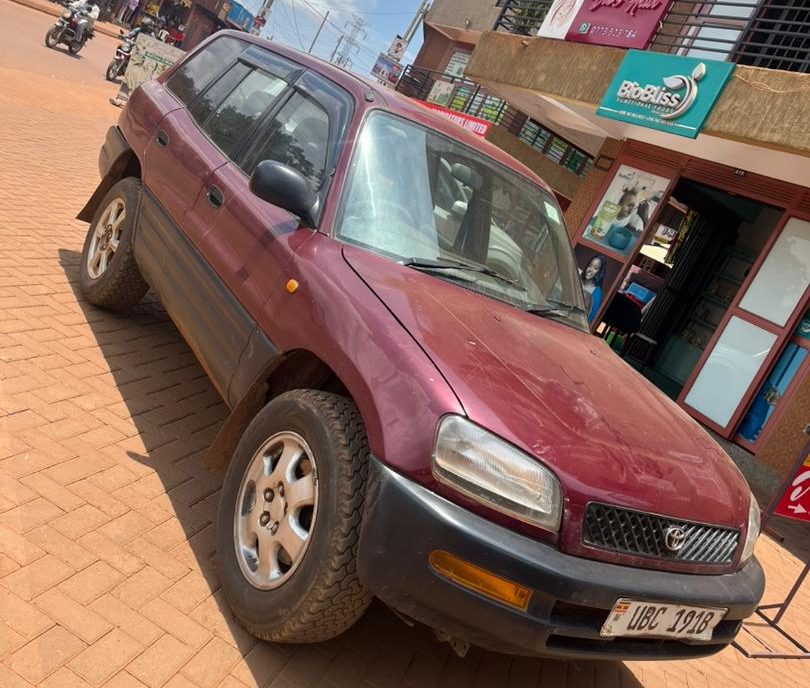 self drive in Uganda with toyota RAV4